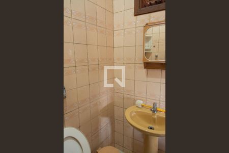 Banheiro de casa para alugar com 4 quartos, 400m² em Alvorada, Contagem