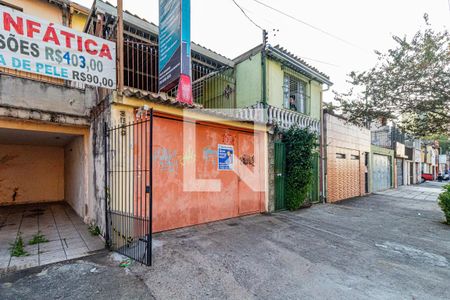 Casa para alugar com 250m², 3 quartos e 2 vagas Casa para alugar com 250m², 3 quartos e 2 vagasFachada