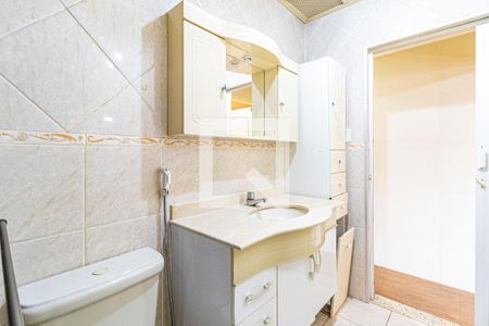 Casa para alugar com 250m², 3 quartos e 2 vagas Casa para alugar com 250m², 3 quartos e 2 vagasBanheiro social