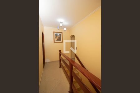 Escada de casa à venda com 4 quartos, 200m² em Vila Cruz das Almas, São Paulo