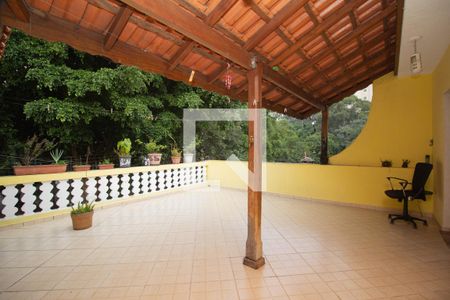 Casa à venda com 200m², 4 quartos e 2 vagasVaranda