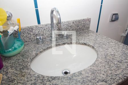 Casa à venda com 200m², 4 quartos e 2 vagasBanheiro