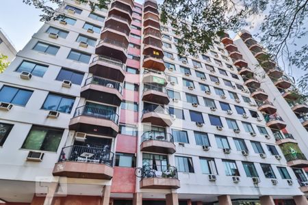 Apartamento à venda com 87m², 3 quartos e 1 vaga Apartamento à venda com 87m², 3 quartos e 1 vagaFachada