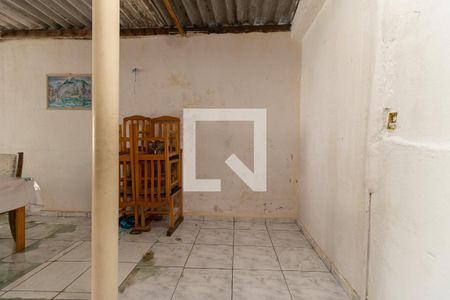 Casa à venda com 35m², 1 quarto e sem vagaQuintal
