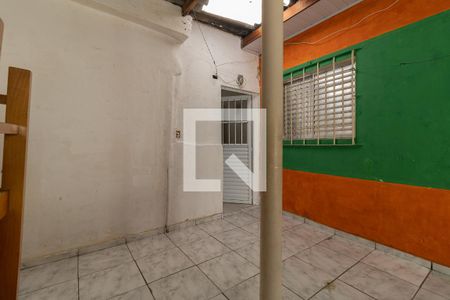 Casa à venda com 35m², 1 quarto e sem vagaQuintal