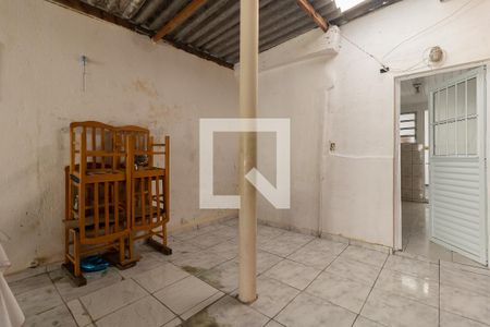 Casa à venda com 35m², 1 quarto e sem vagaQuintal