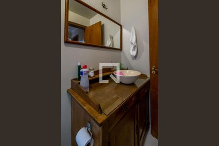 Casa para alugar com 126m², 3 quartos e 2 vagas Casa para alugar com 126m², 3 quartos e 2 vagasBanheiro Social