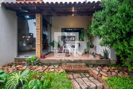 Casa para alugar com 126m², 3 quartos e 2 vagas Casa para alugar com 126m², 3 quartos e 2 vagasEntrada