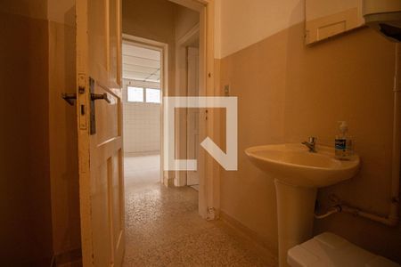 Casa à venda com 476m², 5 quartos e 4 vagasBanheiro 1