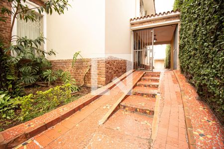 Casa à venda com 476m², 5 quartos e 4 vagasEntrada