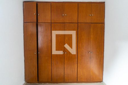 Casa para alugar com 120m², 4 quartos e 2 vagasQuarto 1 - Armários