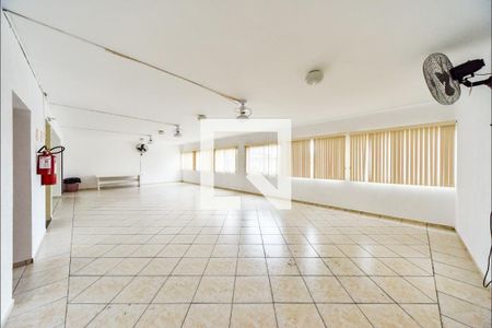 Apartamento para alugar com 55m², 2 quartos e 1 vaga Apartamento para alugar com 55m², 2 quartos e 1 vagaÁrea comum - Salão de festas