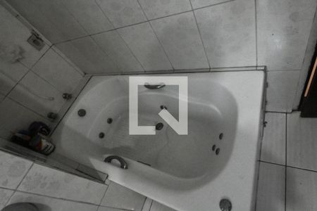 Casa à venda com 450m², 4 quartos e 4 vagasBanheiro da Suíte