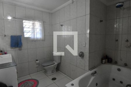 Casa à venda com 450m², 4 quartos e 4 vagasBanheiro da Suíte