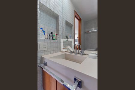 Apartamento à venda com 128m², 2 quartos e 2 vagasBanheiro Social
