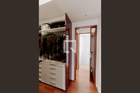 Apartamento à venda com 128m², 2 quartos e 2 vagasCloset Suíte