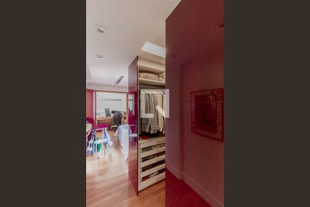 Apartamento à venda com 128m², 2 quartos e 2 vagasCloset Suíte