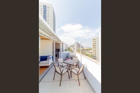 Apartamento à venda com 128m², 2 quartos e 2 vagasTerraço Cobertura