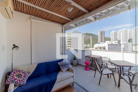 Apartamento à venda com 128m², 2 quartos e 2 vagasSala íntima Suíte