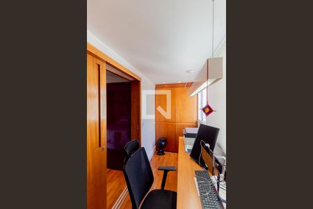 Apartamento à venda com 128m², 2 quartos e 2 vagasEscritório