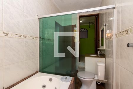 Casa à venda com 250m², 5 quartos e 2 vagas Casa à venda com 250m², 5 quartos e 2 vagasBanheiro da Suíte