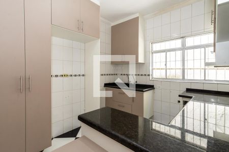 Casa à venda com 250m², 5 quartos e 2 vagas Casa à venda com 250m², 5 quartos e 2 vagasCozinha