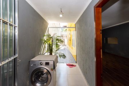 Casa à venda com 250m², 5 quartos e 2 vagas Casa à venda com 250m², 5 quartos e 2 vagasEntrada