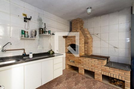 Casa à venda com 250m², 5 quartos e 2 vagas Casa à venda com 250m², 5 quartos e 2 vagasChurrasqueira