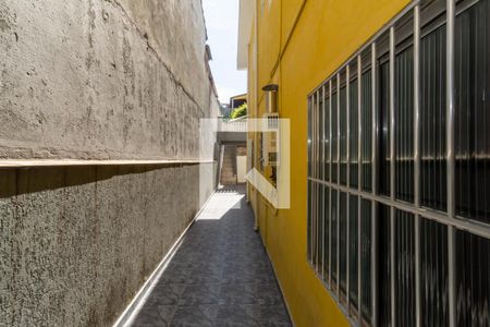 Casa à venda com 250m², 5 quartos e 2 vagas Casa à venda com 250m², 5 quartos e 2 vagasÁrea externa