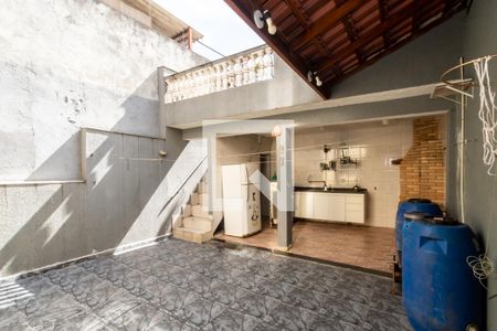 Casa à venda com 250m², 5 quartos e 2 vagas Casa à venda com 250m², 5 quartos e 2 vagasQuintal