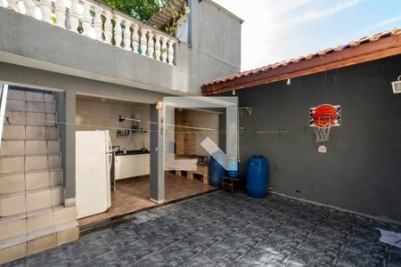 Casa à venda com 250m², 5 quartos e 2 vagas Casa à venda com 250m², 5 quartos e 2 vagasQuintal