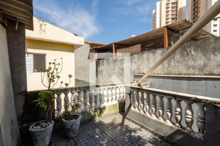 Casa à venda com 250m², 5 quartos e 2 vagas Casa à venda com 250m², 5 quartos e 2 vagasVaranda