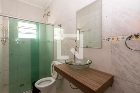 Casa à venda com 250m², 5 quartos e 2 vagas Casa à venda com 250m², 5 quartos e 2 vagasBanheiro Corredor