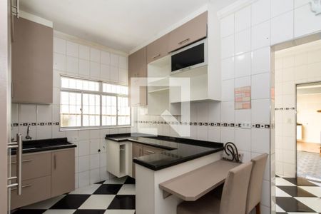 Casa à venda com 250m², 5 quartos e 2 vagas Casa à venda com 250m², 5 quartos e 2 vagasCozinha