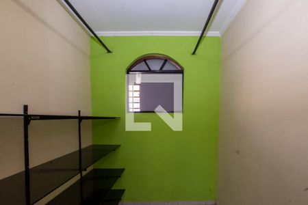 Casa à venda com 250m², 5 quartos e 2 vagas Casa à venda com 250m², 5 quartos e 2 vagasCloset