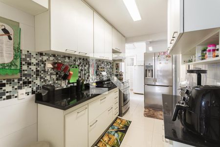 Apartamento à venda com 240m², 4 quartos e 2 vagasCozinha e Área de Serviço