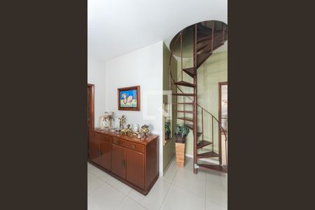 Apartamento à venda com 240m², 4 quartos e 2 vagasSala