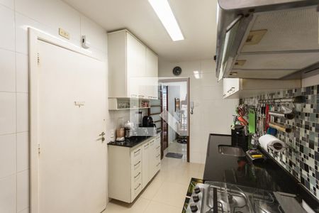 Apartamento à venda com 240m², 4 quartos e 2 vagasCozinha e Área de Serviço