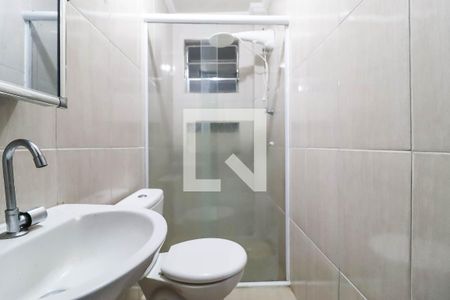 Banheiro de casa para alugar com 1 quarto, 65m² em Parque Arariba, São Paulo