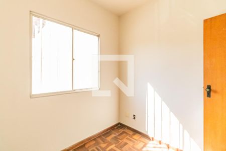 Quarto 1 de casa para alugar com 2 quartos, 59m² em Jardim Leblon, Belo Horizonte