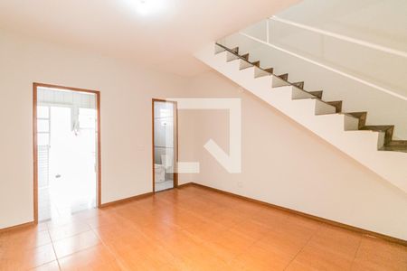 Sala de casa para alugar com 2 quartos, 59m² em Jardim Leblon, Belo Horizonte