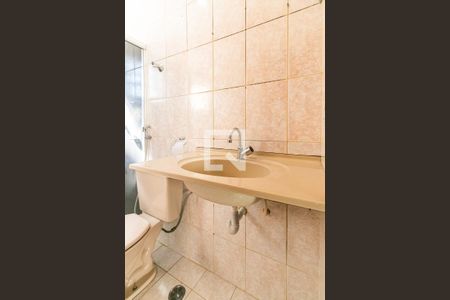 Casa para alugar com 59m², 2 quartos e 1 vaga Casa para alugar com 59m², 2 quartos e 1 vagaBanheiro