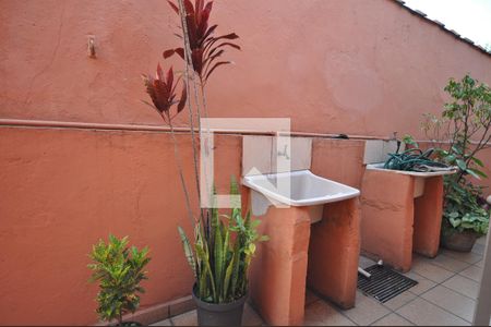 Casa à venda com 223m², 3 quartos e 2 vagasÁrea de Serviço