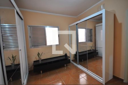 Casa à venda com 223m², 3 quartos e 2 vagasQuarto 2