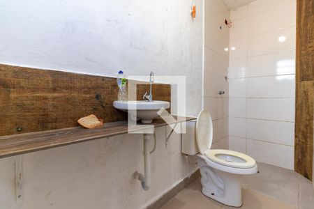 Casa à venda com 75m², 2 quartos e sem vaga Casa à venda com 75m², 2 quartos e sem vagaBanheiro