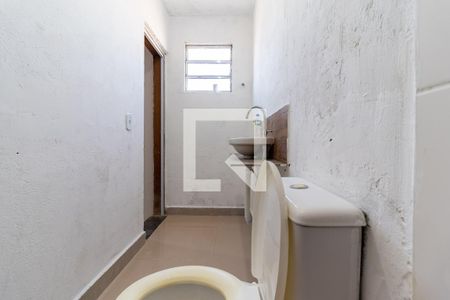 Casa à venda com 75m², 2 quartos e sem vaga Casa à venda com 75m², 2 quartos e sem vagaBanheiro