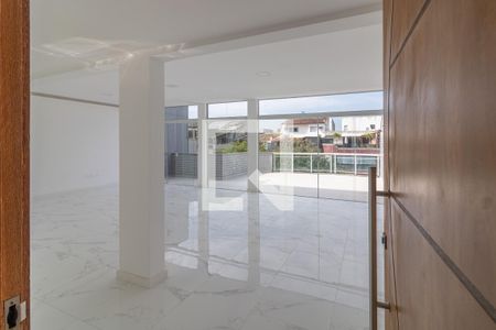 Apartamento à venda com 173m², 3 quartos e 2 vagas Apartamento à venda com 173m², 3 quartos e 2 vagasSala