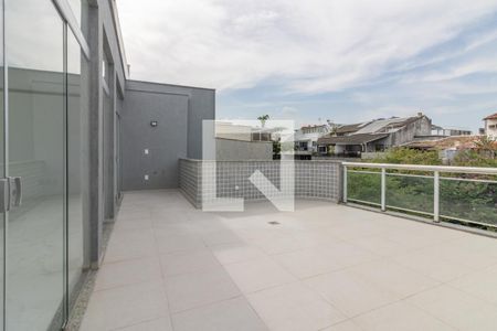 Apartamento à venda com 173m², 3 quartos e 2 vagas Apartamento à venda com 173m², 3 quartos e 2 vagasVaranda