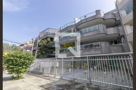 Apartamento à venda com 173m², 3 quartos e 2 vagas Apartamento à venda com 173m², 3 quartos e 2 vagasFachada