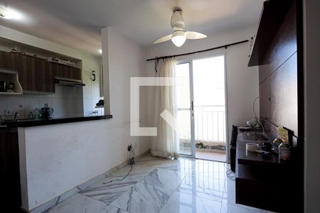 Sala  de apartamento para alugar com 2 quartos, 47m² em Jardim Ísis, Cotia